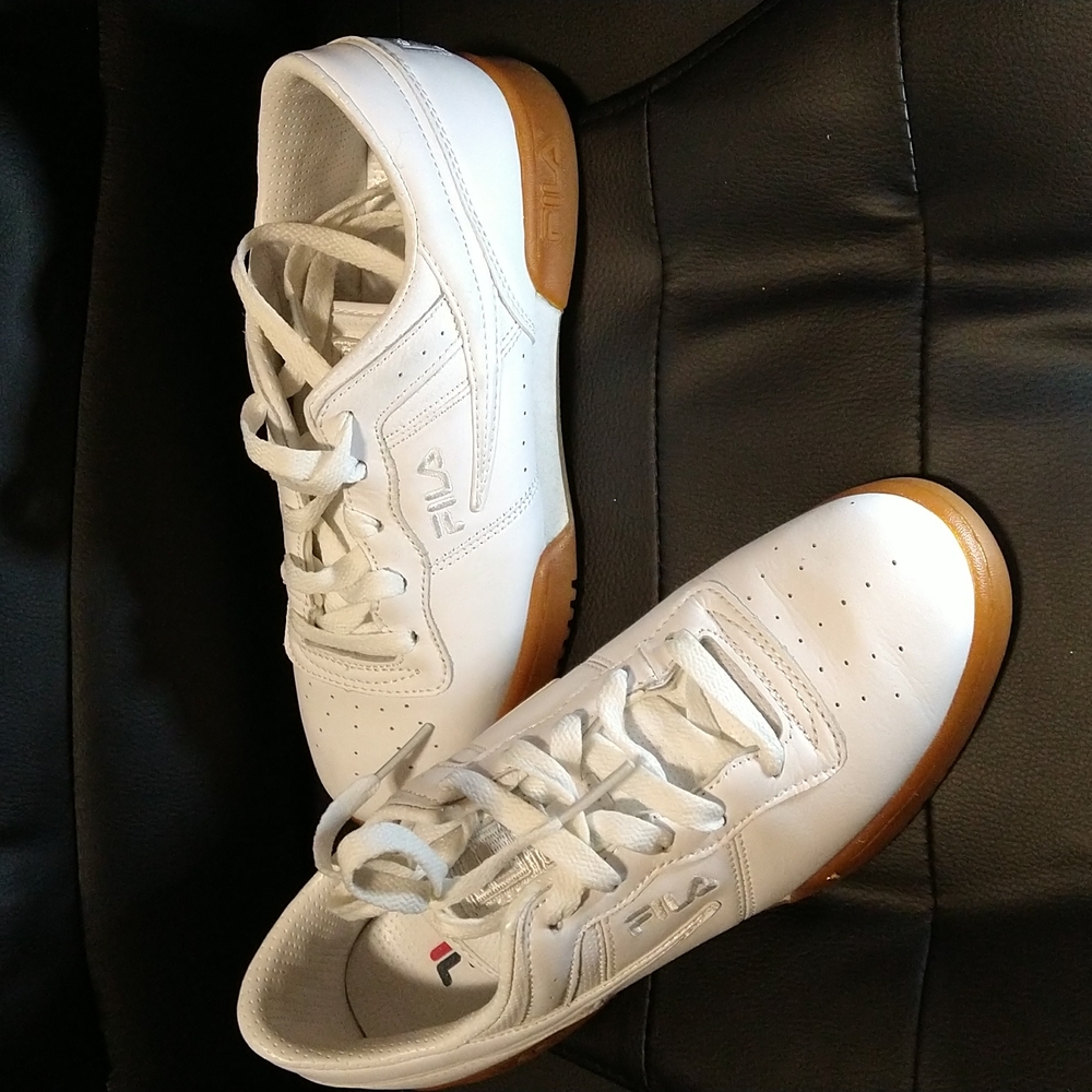 Shoes - Picture 3 of 4
